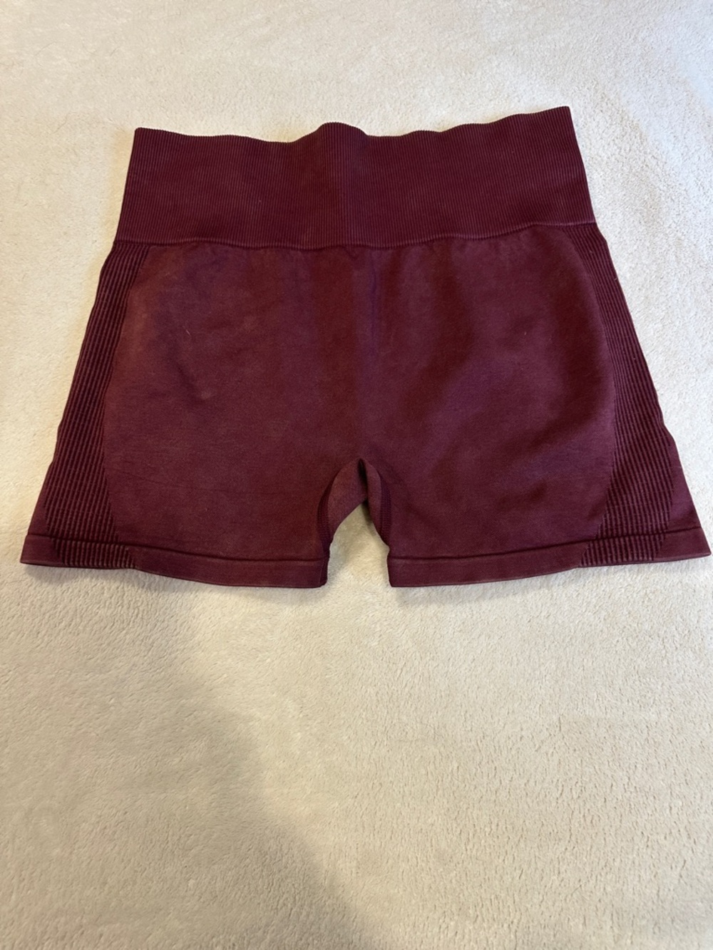 Pink -Women’s High-Waist Maroon Seamless Shorts size Medium
